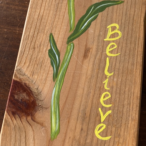 Vintage “Believe” Handpainted Sign with Daisy - Picture 3 of 6